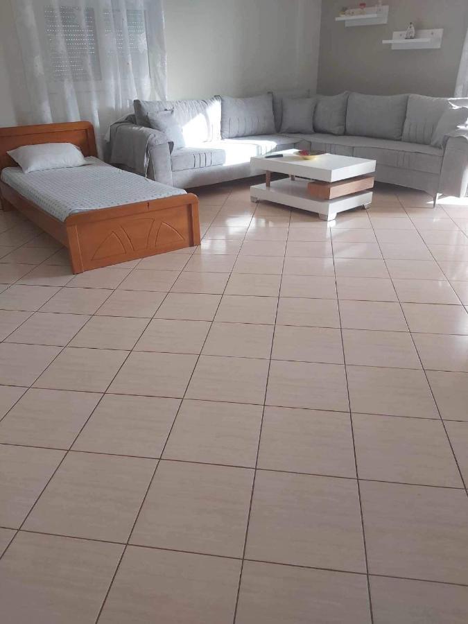 White Panorama Apartment Саранде Екстериор снимка