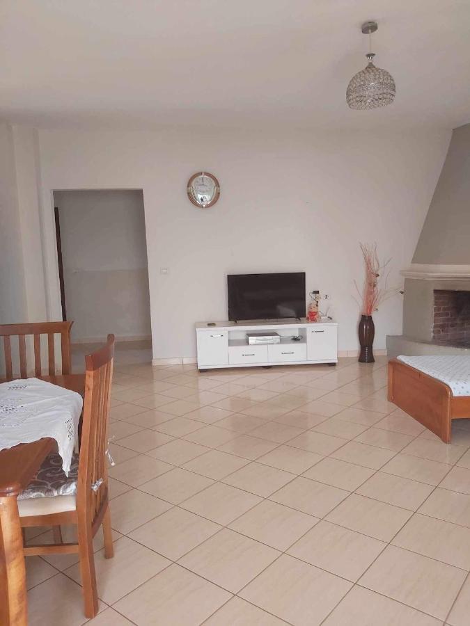 White Panorama Apartment Саранде Екстериор снимка